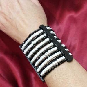 Black and White Beaded Stretch Bracelet
